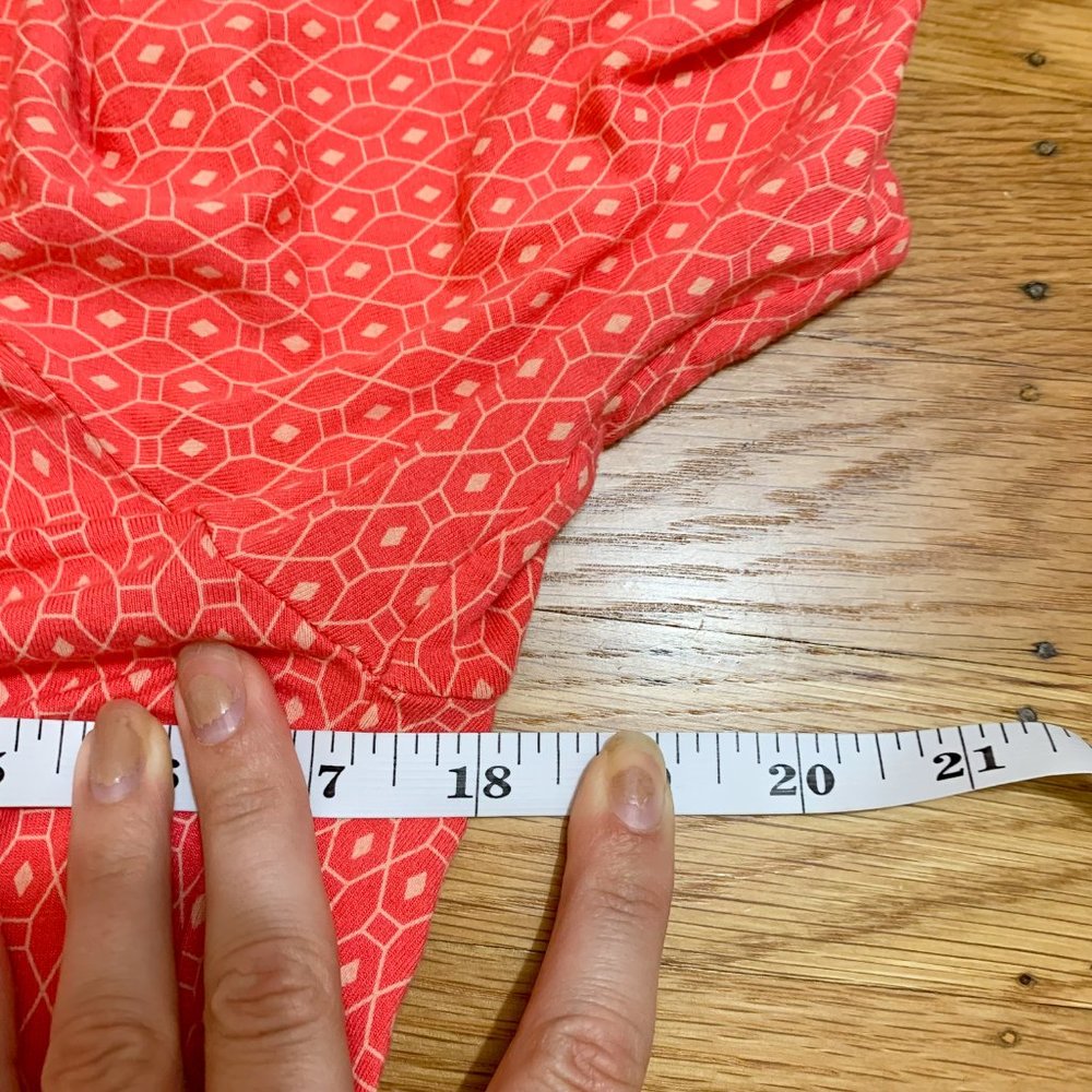 Seraphine Maternity Nursing Knit Wrap Tie Dress Geometric Coral Print, Size 8 - Picture 8 of 9